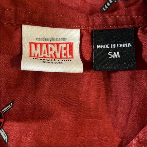 Mad Engine Marvel Deadpool Short Sleeve Button Down Shirt Size Small - Picture 9 of 10